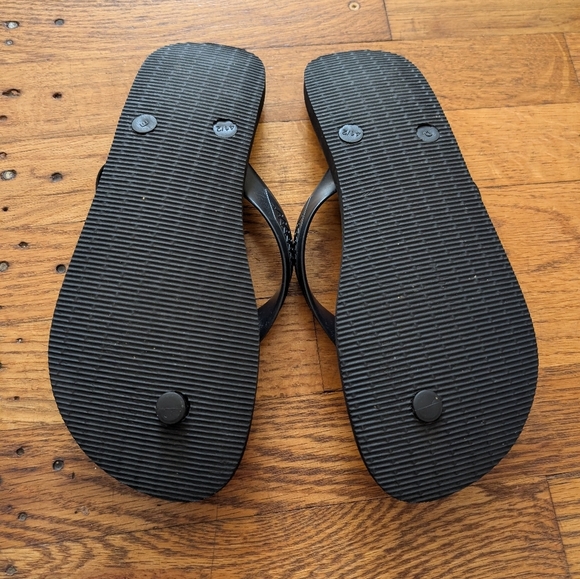 Havaianas Unisex Black Flip Flops - Picture 4 of 6